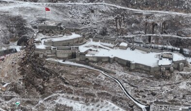 Kars ve Ardahan’da Kar Tesirli Oluyor