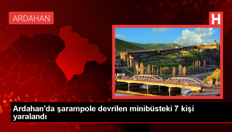 Ardahan’ın Göle ilçesinde minibüs şarampole devrildi, 7 kişi yaralandı