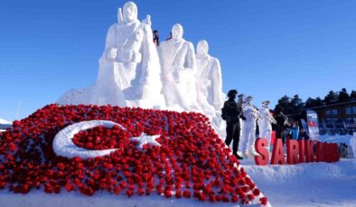 Sarıkamış’ta Şehit Olan Askerlerin Anısına Yapılan Kardan Heykeller Açıldı